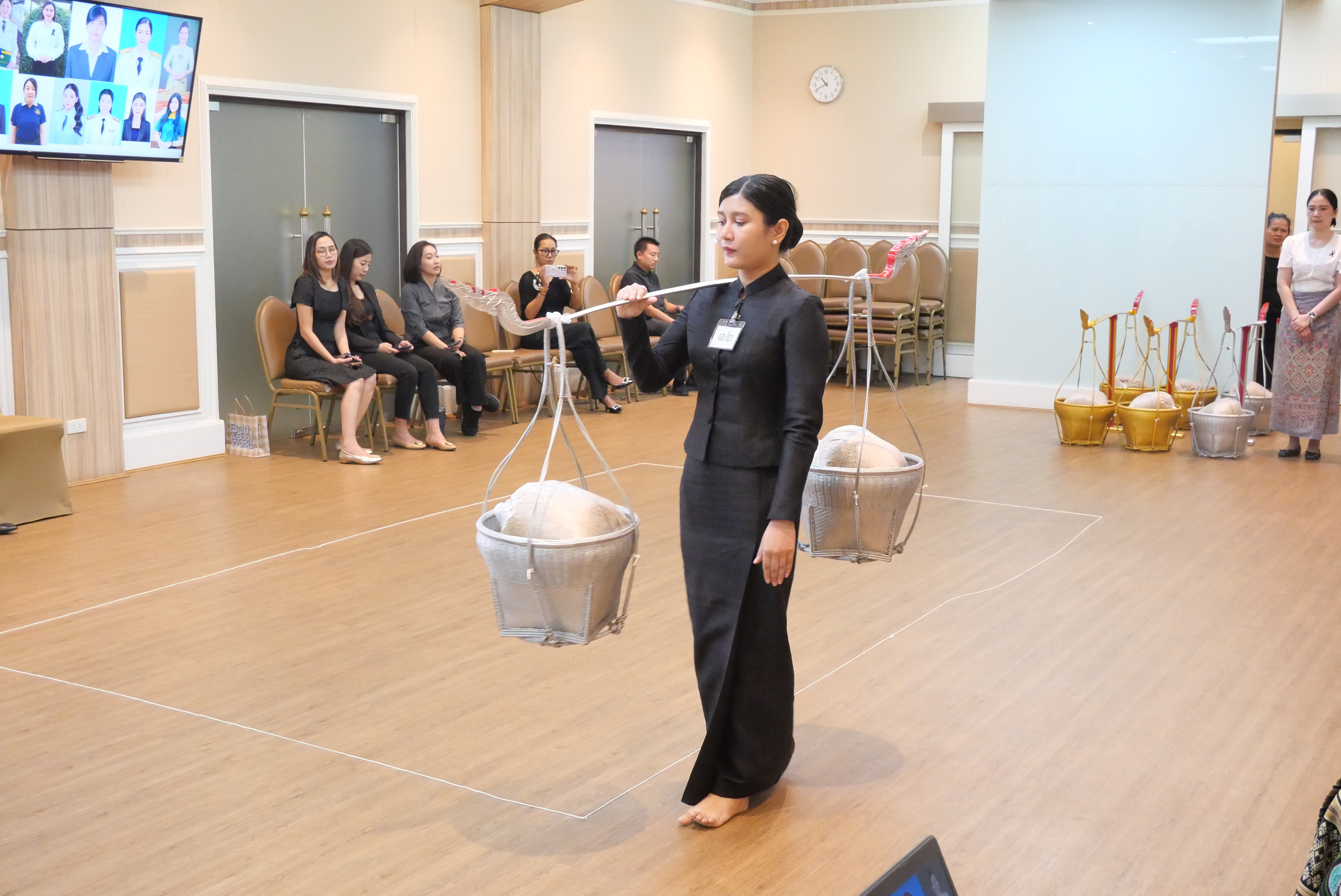 title - ผู้อำนวยการสำนักบริหารกลาง ประชุมคณะกรรมการคัดเลือกเทพีคู่หาบเงิน ประจำปี 2569 ครั้งที่ 1/2569